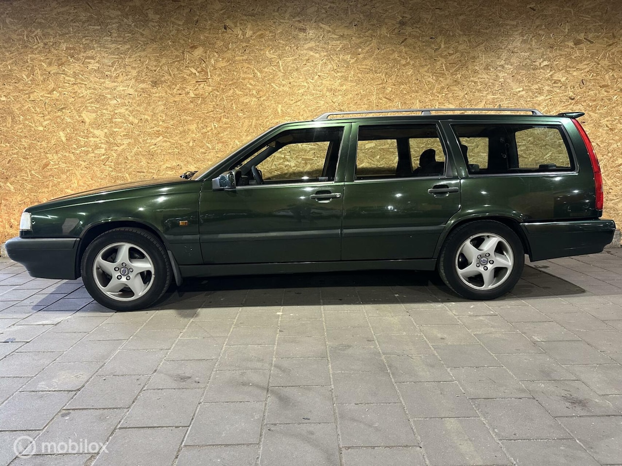 Volvo 850 - 2.5 Estate - APK tot: 03-2026 - AutoWereld.nl