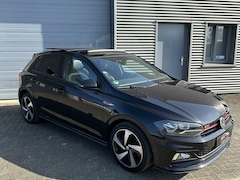 Volkswagen Polo - 2.0 TSI GTI PANO/DSG/VIRTUAL/CARP