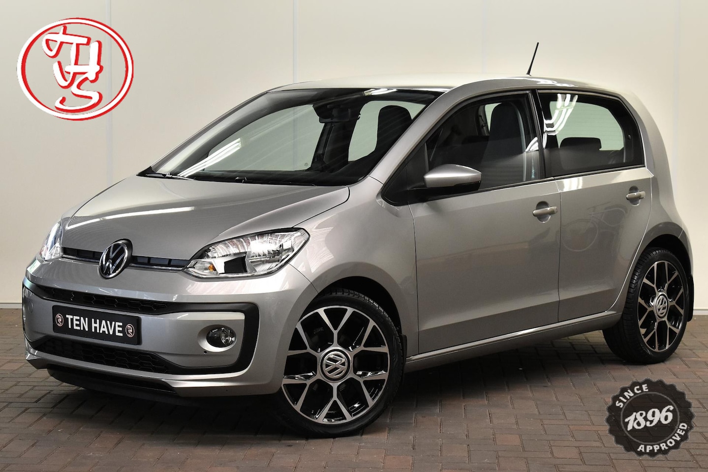 Volkswagen Up! - 1.0 17 ICNH|CLIMATE CONTROL|CAMERA|CRUISE CONTROL|NIEUWE 4-SEIZOENS BANDEN|SENSOREN - AutoWereld.nl