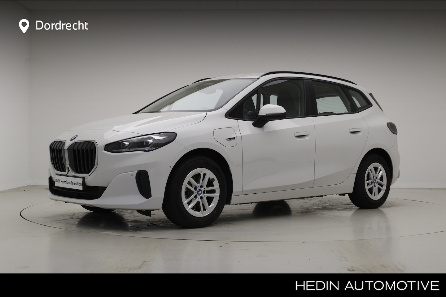BMW 2-serie Active Tourer - 225e xDrive | Driving Assistant Professional | Stoelverwarming | - AutoWereld.nl