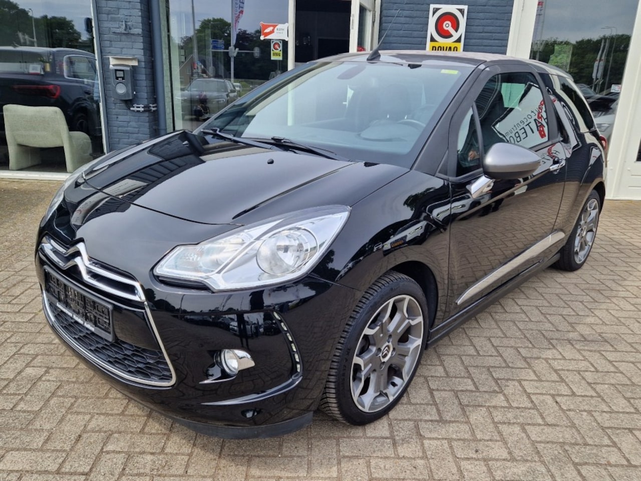 Citroën DS3 Cabrio - 1.6 THP Sport Chic Cabrio ECC Cruise Navi Leder Sport 18LM! - AutoWereld.nl