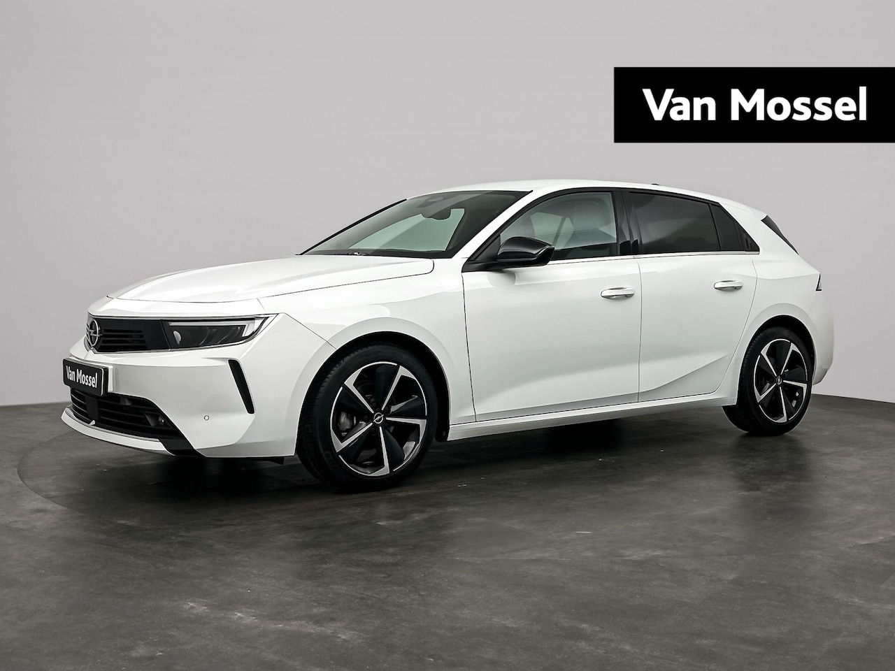 Opel Astra - 1.2 Business Elegance | Winter Pack | Navigatie | Apple Carplay/Android Auto - AutoWereld.nl