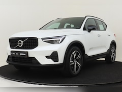 Volvo XC40 - B4 (M-HYBRID) PLUS DARK -CAMERA|ADAP.CRUISE|VERW.VOORRUIT|TREKHAAK|HARMAN/KARDON