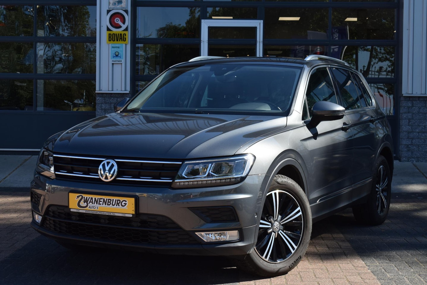 Volkswagen Tiguan - 1.4 TSI Comfortline Business R Navi Panodak Leder Km 79.000!! - AutoWereld.nl