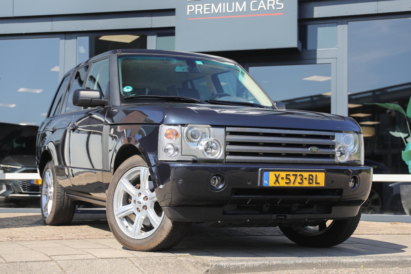 Land Rover Range Rover - 4.4 V8 HSE | YOUNGTIMER BTW AUTO | Trekhaak | Schuif-kantel dak - AutoWereld.nl