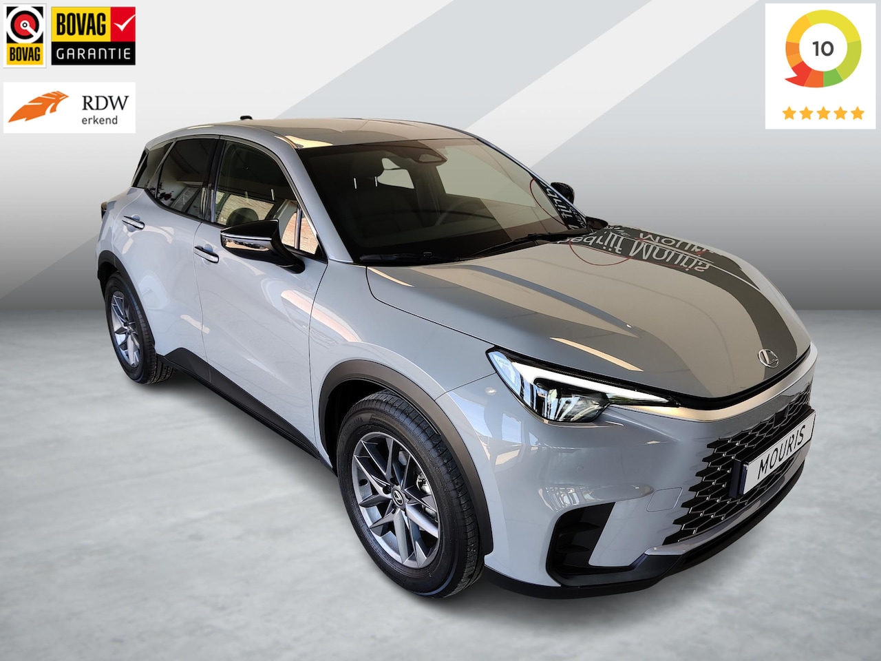 Lexus LBX - Business Line, safety pack. - AutoWereld.nl