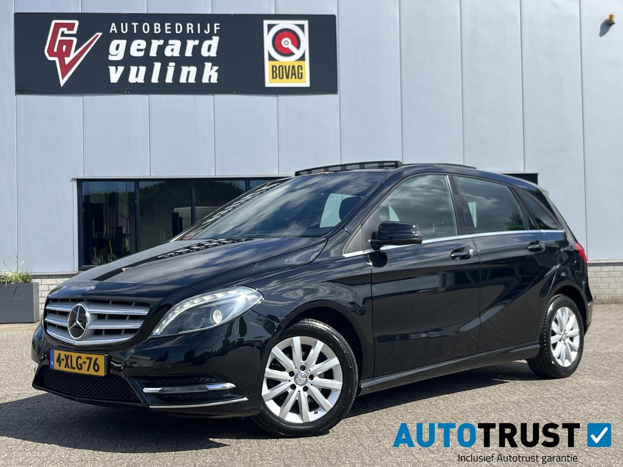 Mercedes-Benz B-klasse - 180 Prestige AUTOMAAT TREKHAAK PANORAMA - AutoWereld.nl