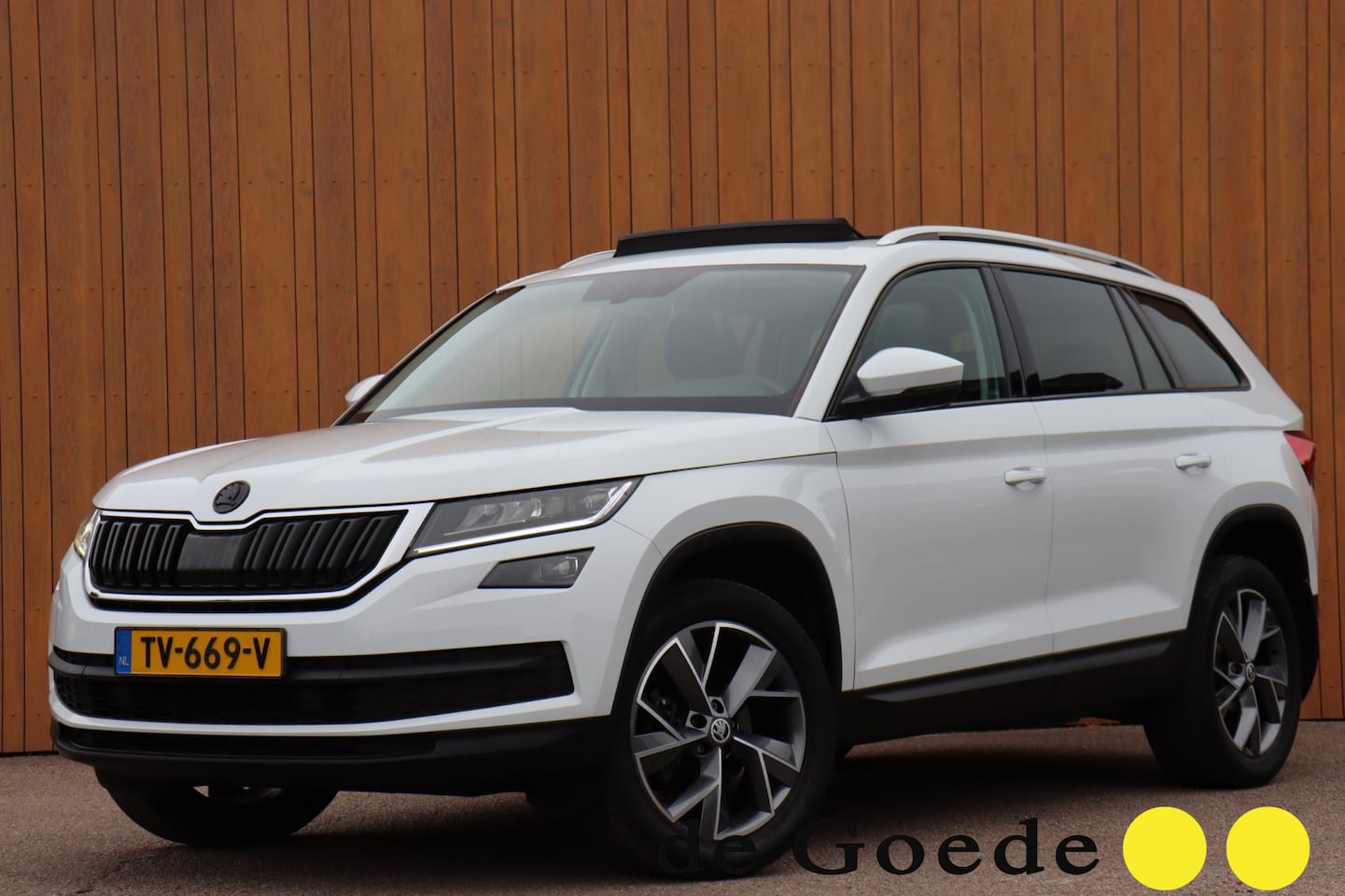 Skoda Kodiaq - 1.5 TSI Ambition Business org.NL schuifdak trekhaak - AutoWereld.nl