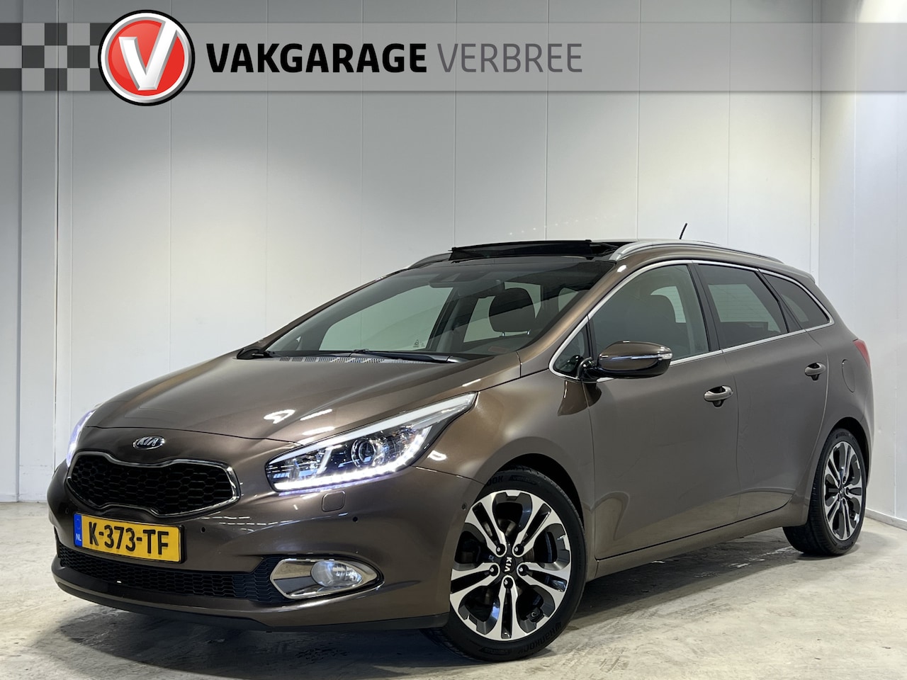 Kia Cee'd Sportswagon - 1.6 GDI Super Pack | Navigatie | LM Velgen 17" | PDC Voor en Achter | Voorstoelen en Stuur - AutoWereld.nl