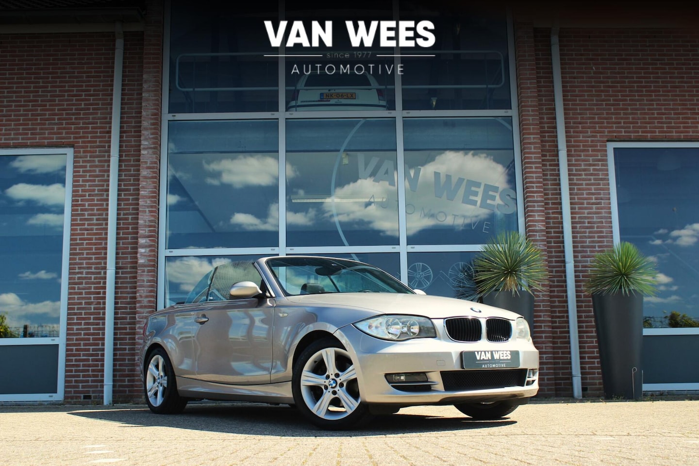 BMW 1-serie Cabrio - 120i E88 Summer | NL auto | 1e eigenaar | 170 pk | Sportstoelen | 17 inch | Origineel | Cr - AutoWereld.nl