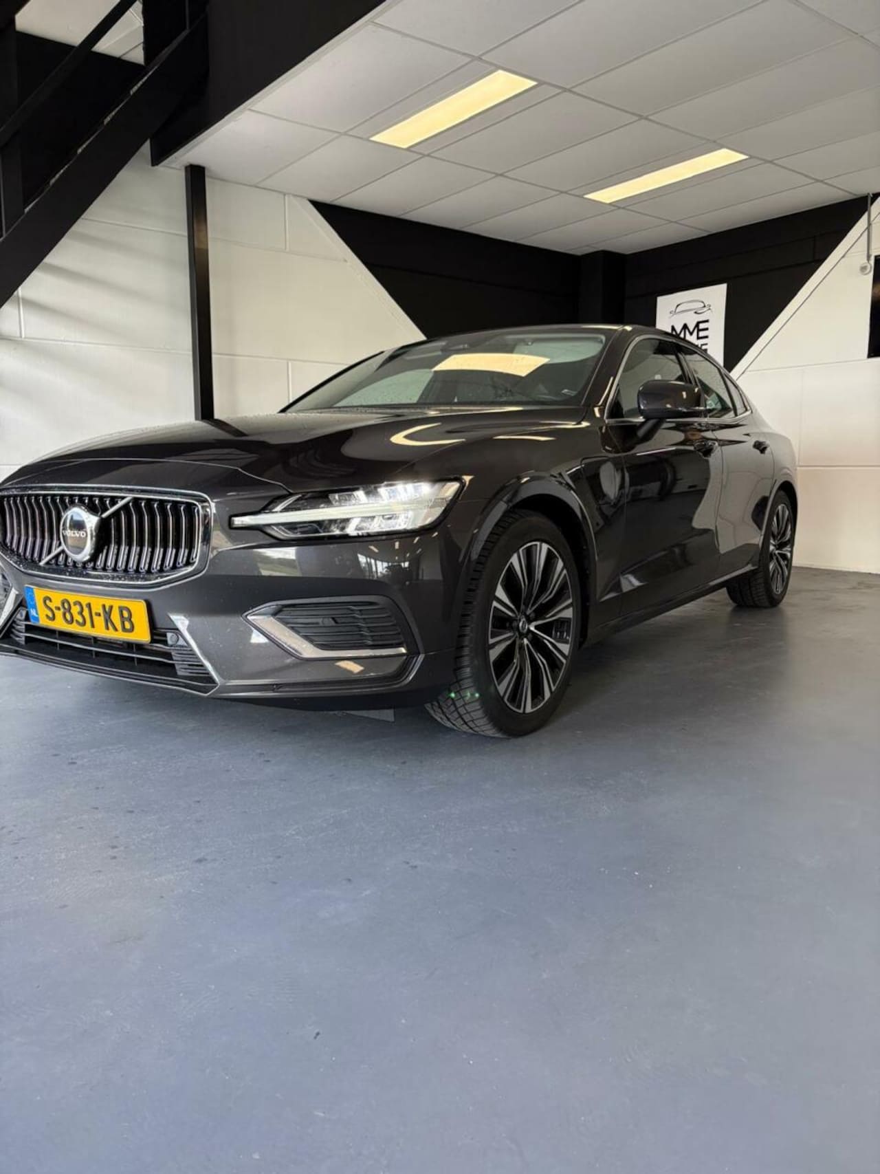 Volvo S60 - 2.0 Recharge T6 AWD Plus Bright incl premiumpakket - AutoWereld.nl