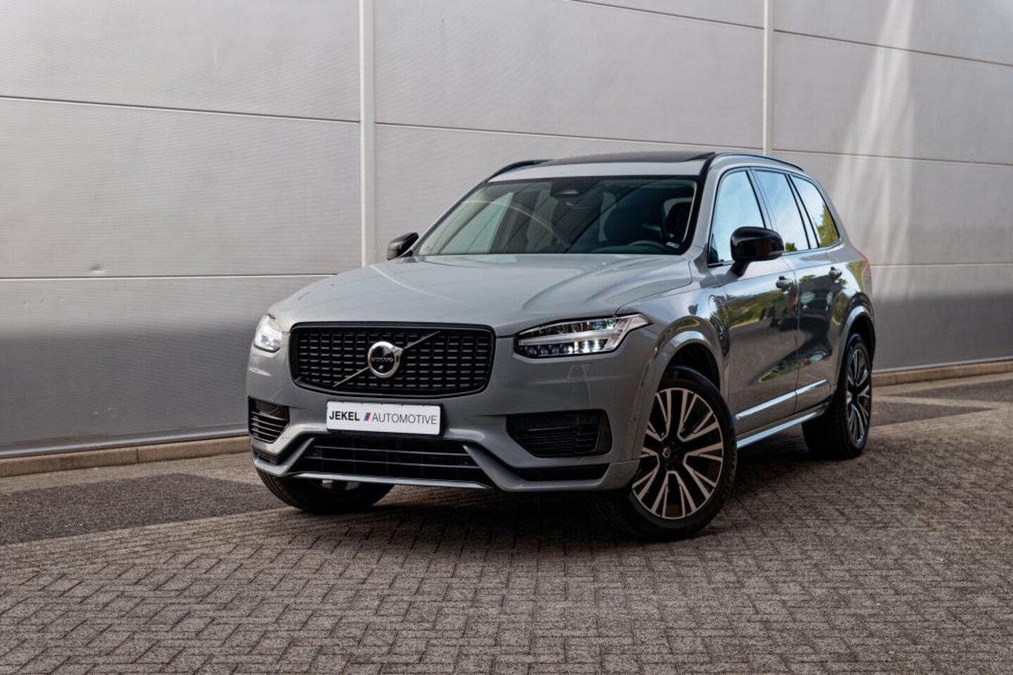 Volvo XC90 - 2.0 T8 LongRange Plus Dark Luchtvering, Panoramadak, H/K Geluidsinstallatie. Vapour Grey - AutoWereld.nl