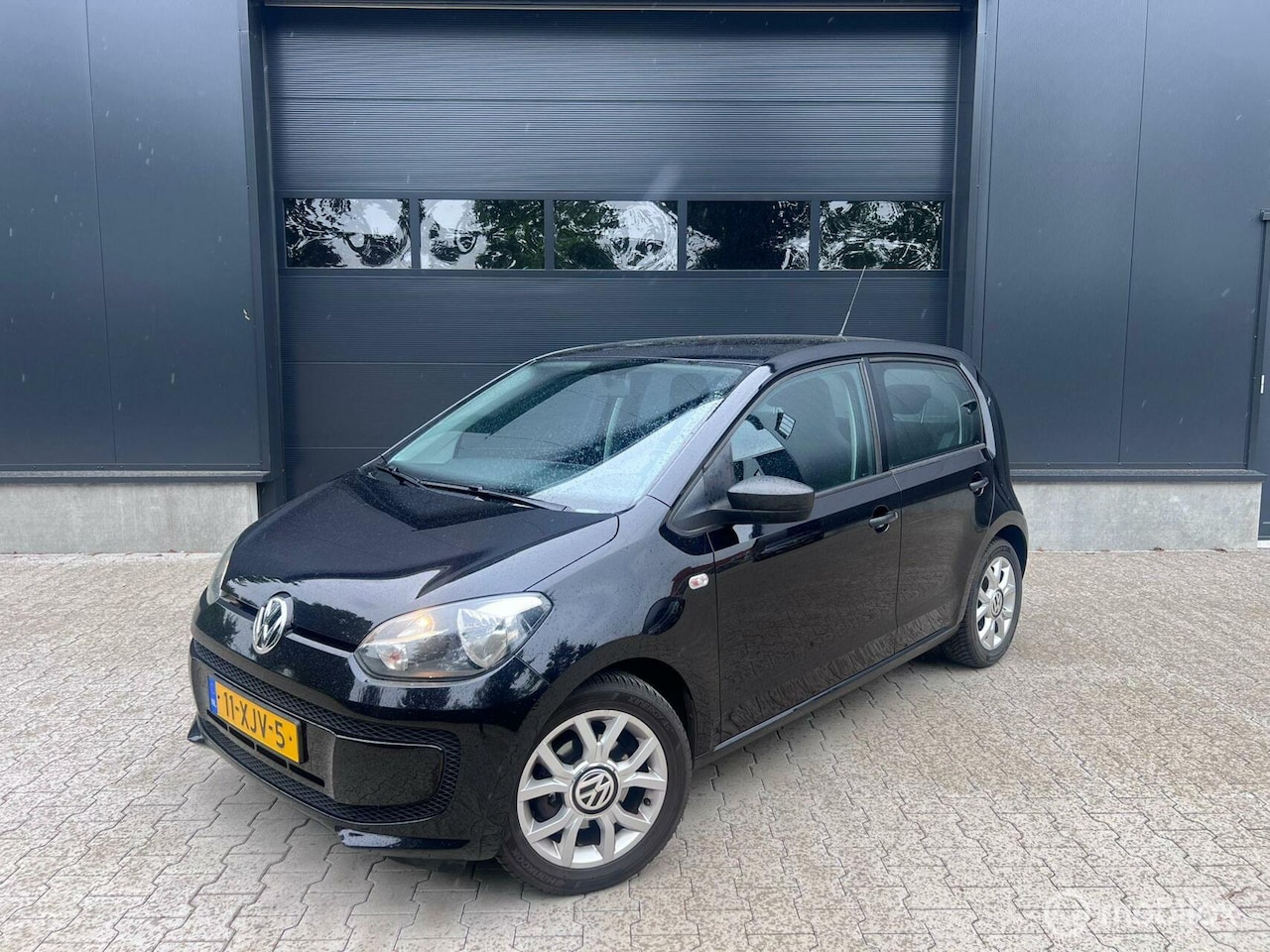 Volkswagen Up! - 1.0 take up! BlueMotion 5D Zwart Airco NAP - AutoWereld.nl