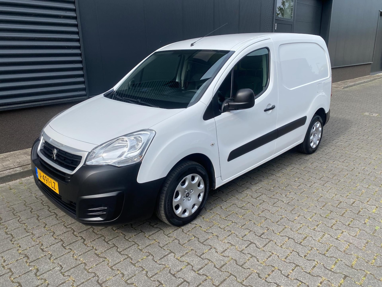 Peugeot Partner - 122 1.6 BlueHDi 100 L1 MET AIRCO - AutoWereld.nl