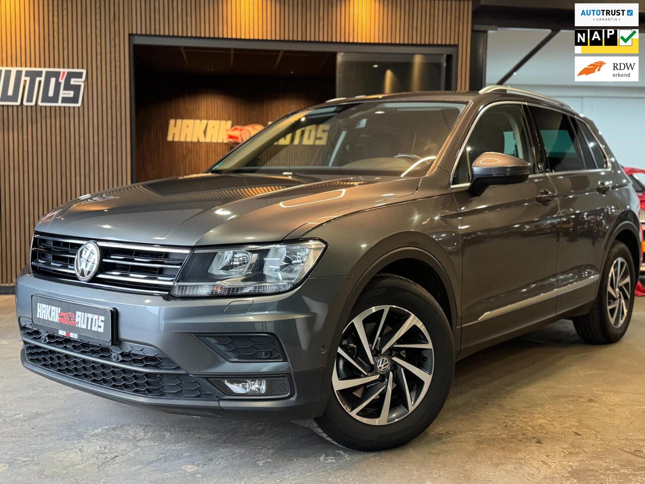 Volkswagen Tiguan - 1.4 TSI Sound | Carplay | Trekhaak | Camera | Digital dash - AutoWereld.nl