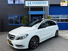Mercedes-Benz B-klasse - 180 Ambition 122PK|Origineel NL|Navi|Kantel/Schuifdak|PDC|Xenon\Led|AMG Pakket|Cruise|Half