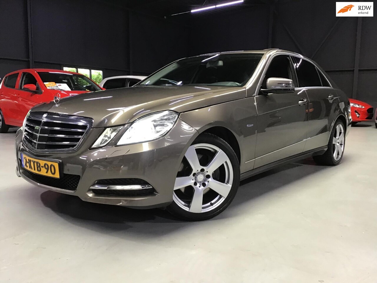 Mercedes-Benz E-klasse - 350 CGI Avantgarde I Leder I 306PK I Navi I Camera I Xenon I Elec Stoel + Mem. I Stoelverw - AutoWereld.nl