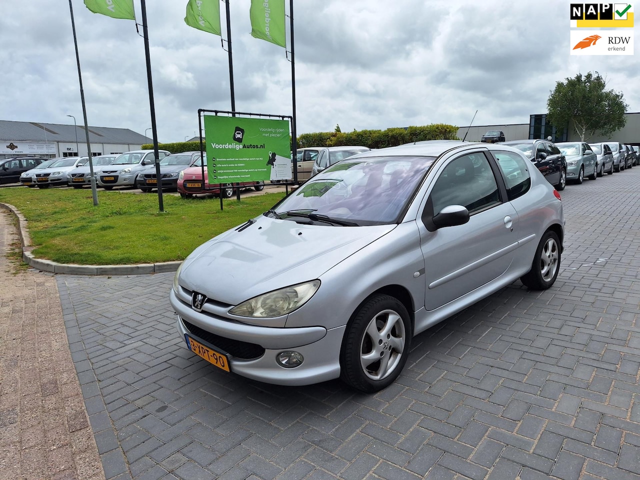 Peugeot 206 - 1.6-16V Quiksilver / Nette auto / APK mei 2026 - AutoWereld.nl