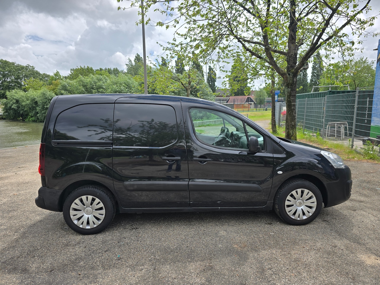 Citroën Berlingo - 1.6 HDI 75 Club - AutoWereld.nl