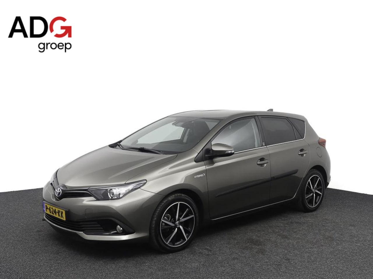 Toyota Auris - 1.8 Hybrid Dynamic Ultimate | Stoelverwarming | Trekhaak | Cruise control |  Keyless | - AutoWereld.nl