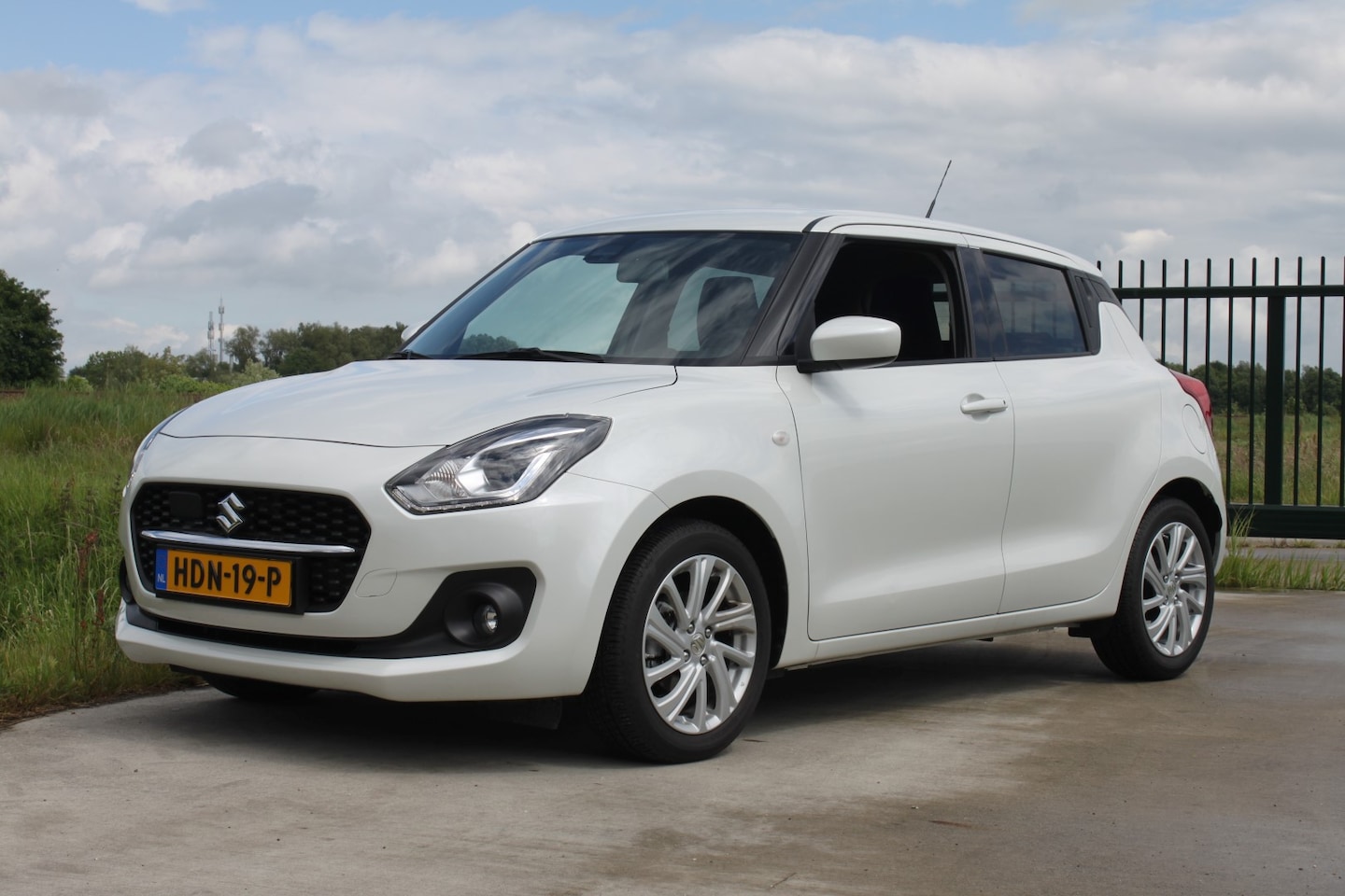 Suzuki Swift - 1.2 Select Smart Hybrid - AutoWereld.nl