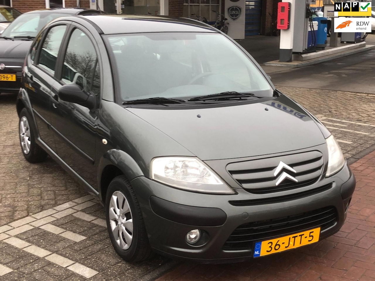 Citroën C3 - 1.4i Ligne Prestige / TREKHAAK/ NIEUWE APK / NETTE AUTO - AutoWereld.nl