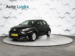 Toyota Yaris - 1.5 Hybrid 115 Business | Parkeersensoren voor + achter | Stuurverwarming | Stoelverwarmin