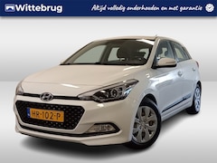 Hyundai i20 - 1.2 HP i-Motion Parkeersensoren, Cruise controle & super lage km-stand