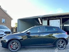 Alfa Romeo Giulietta - 1.4 Turbo 170pk aut M.Air Super - pano - leer - nap - xenon - distr.riem + wp nieuw bij 11