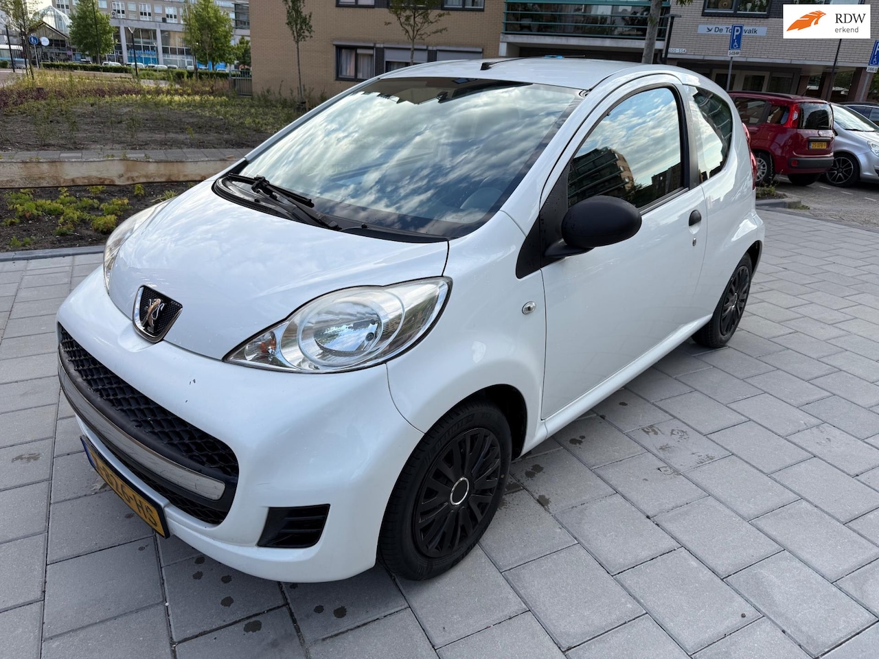 Peugeot 107 - 1.0-12V XR | Lage kilometerstand! - AutoWereld.nl