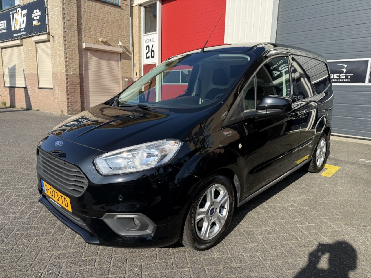 Ford Transit Courier - 1.5 TDCI Limited 1.5 TDCI Limited - AutoWereld.nl
