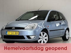 Ford Fiesta - 1.3 Futura/ Airco/ C.V. Afstand/ Elek. Ramen/ Radio-CD/ Leder. Stuurw./ 16'' LMV/ Mistl./
