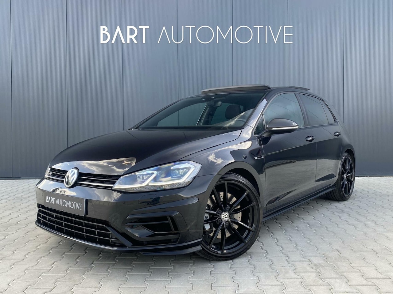 Volkswagen Golf - 7.5 2.0 TSI R 4Motion 310PK|Akrapovic|Pano|Stoelverwarming - AutoWereld.nl