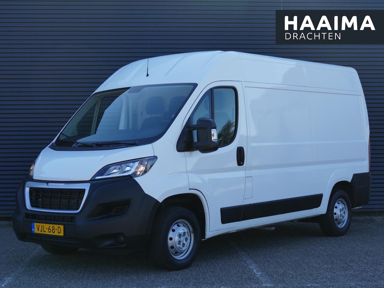 Peugeot Boxer - 330 2.2 BlueHDi 120 L2H2 Premium | Navigatie | Camera | Cruise Control | Laadruimte betimm - AutoWereld.nl