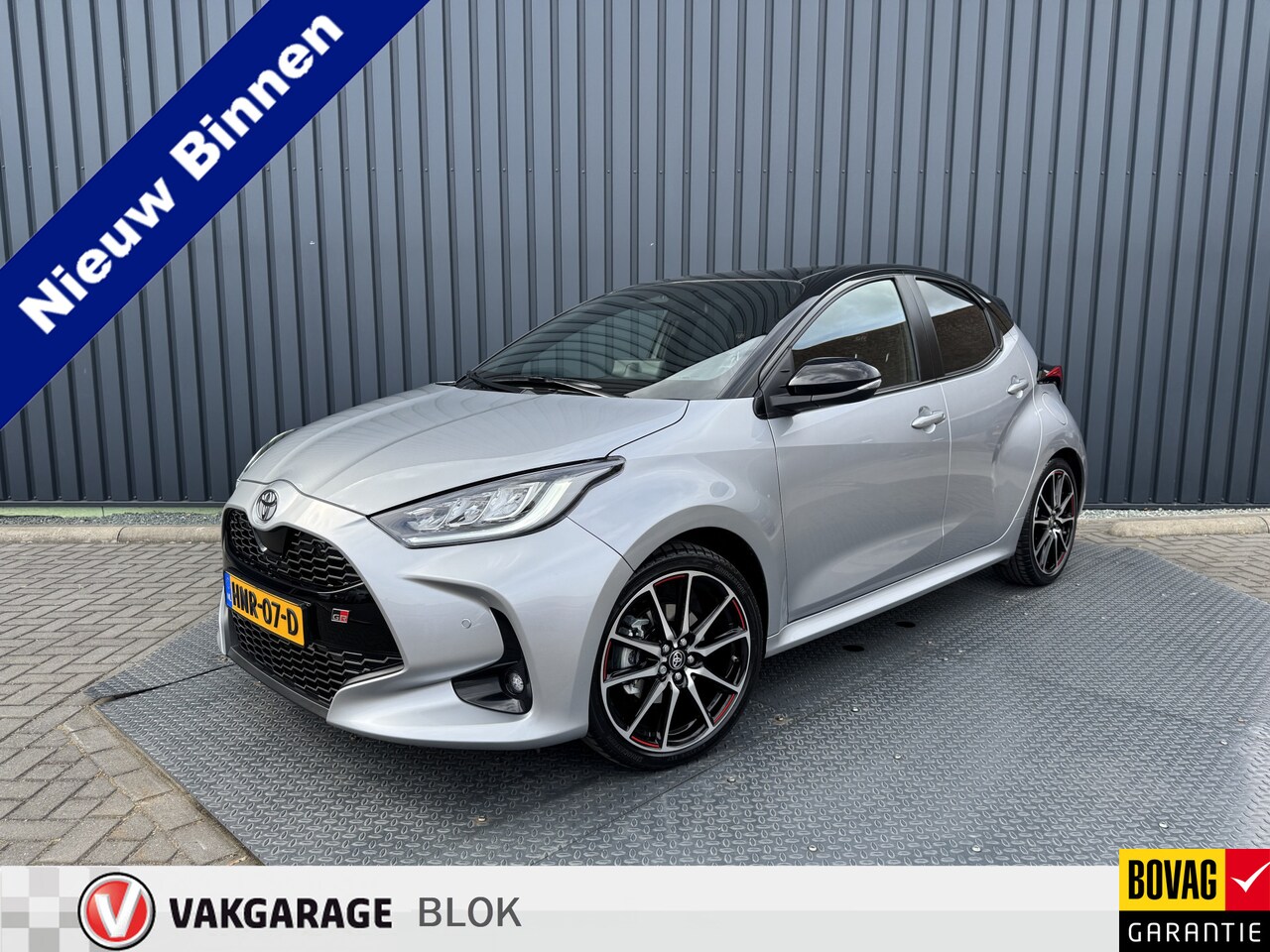 Toyota Yaris - 1.5 Hybrid 130 GR Sport / Bi tone | 7.200 km | 1ste particuliere eigenaar | Rijklaar!! - AutoWereld.nl