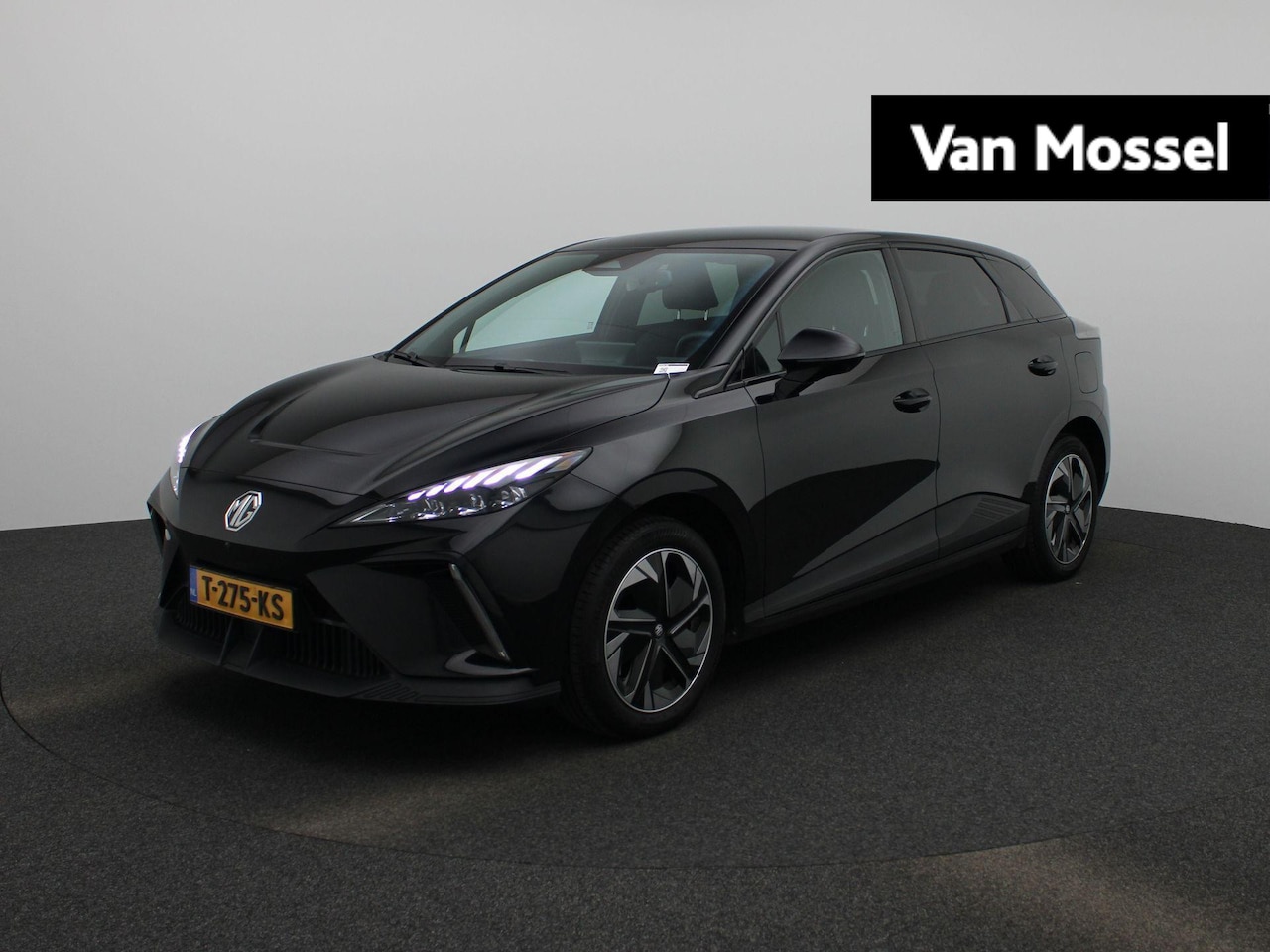 MG MG4 Electric - Luxury 64 kWh | Navi | 360 Camera | Led Koplampen | Warmtepomp | Stoel + Stuurverwarming | - AutoWereld.nl