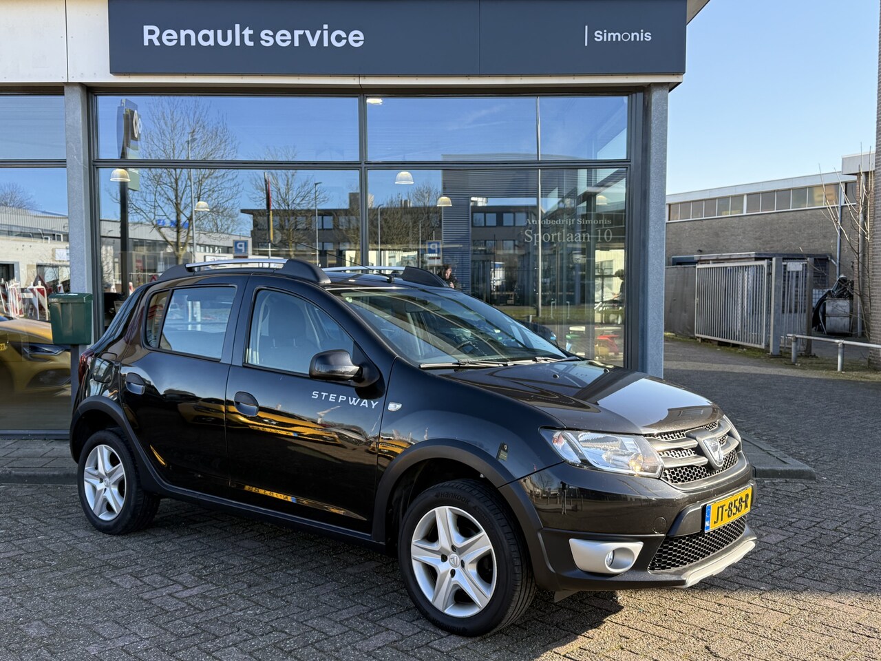 Dacia Sandero Stepway - 0.9 TCe Lauréate Navigatie - P.sensoren achter  Wordt verwacht ! - AutoWereld.nl