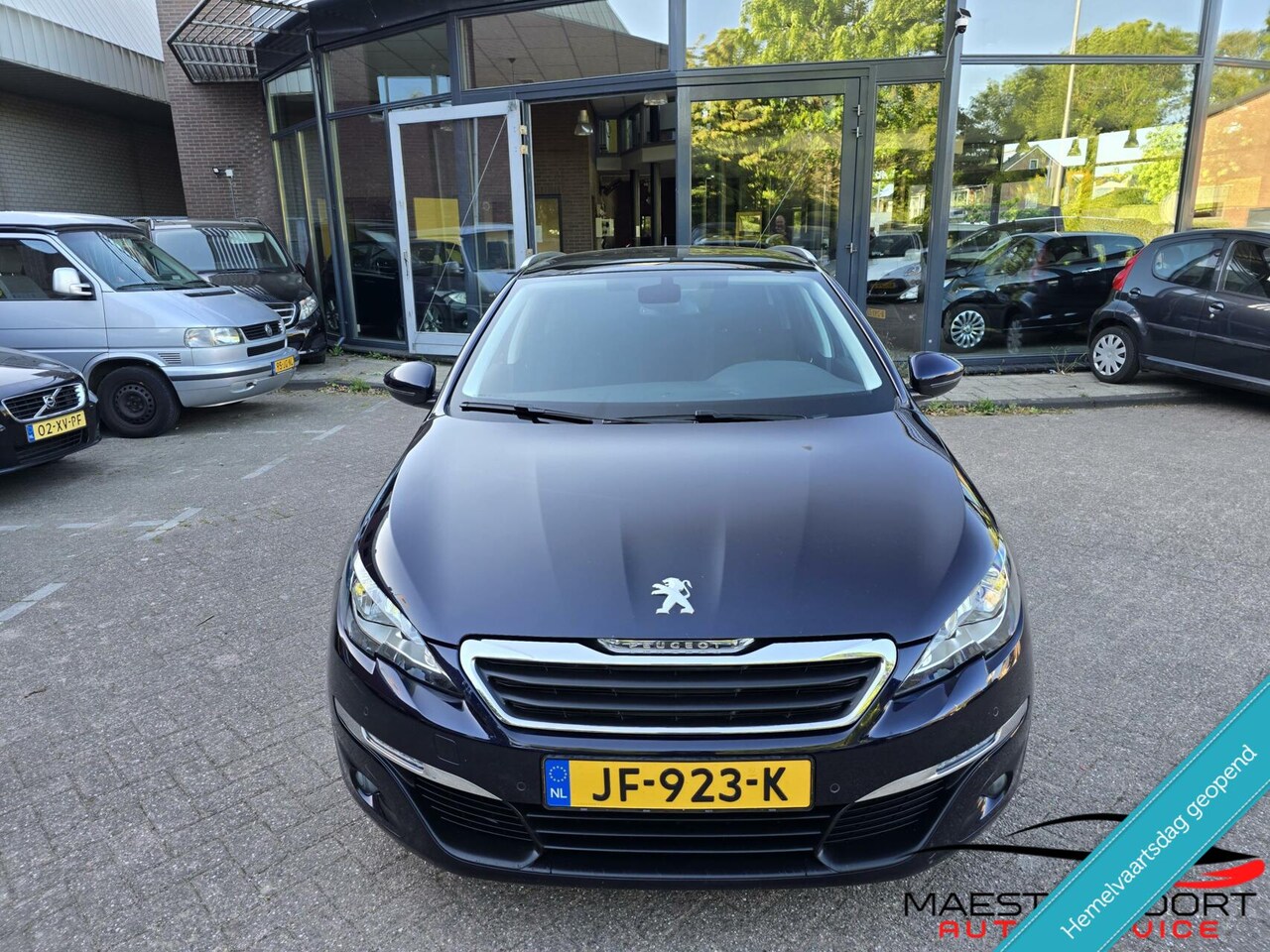 Peugeot 308 SW - 1.2 PureTech Executive panorama - AutoWereld.nl