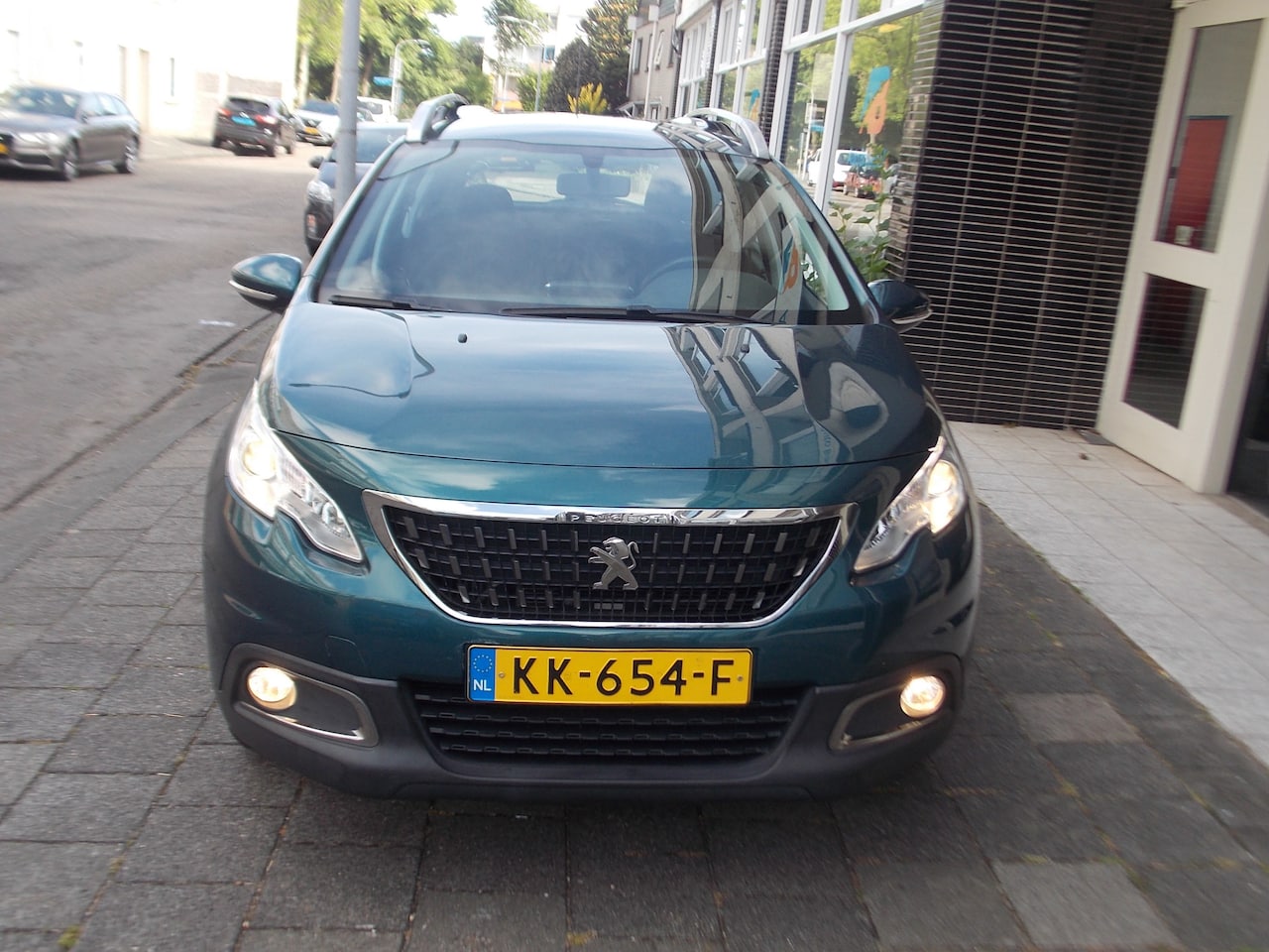 Peugeot 2008 - 1.2 PureTech Blue Lion NAVI CRUISE LM VELGEN VOLLEDIG ONDERHOUD AANWEZIG - AutoWereld.nl