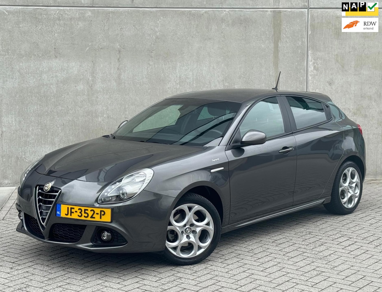 Alfa Romeo Giulietta - 1.4 Turbo 170pk AUT Multi AIR 2016 NAP - AutoWereld.nl