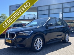 BMW X1 - sDrive18i 140 pk Automaat Executive Panoramadak Navi Prof Leer Head Up Camera DAB Stoelver