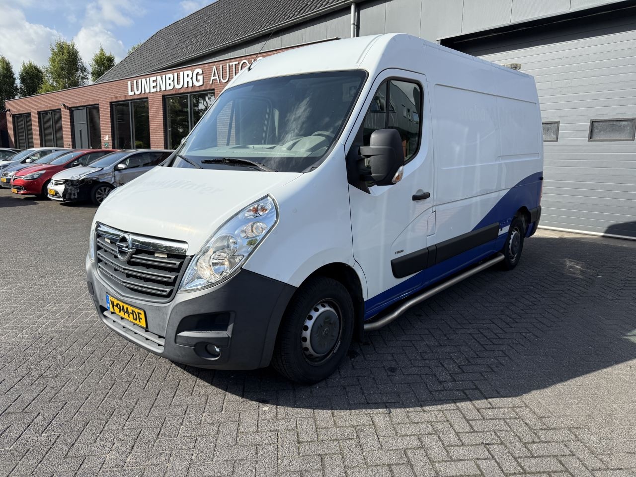 Opel Movano - 2.3 CDTI L2H3 130 PK EURO 6 AIRCO BEDRIJFSWAGENINRICHTING - AutoWereld.nl