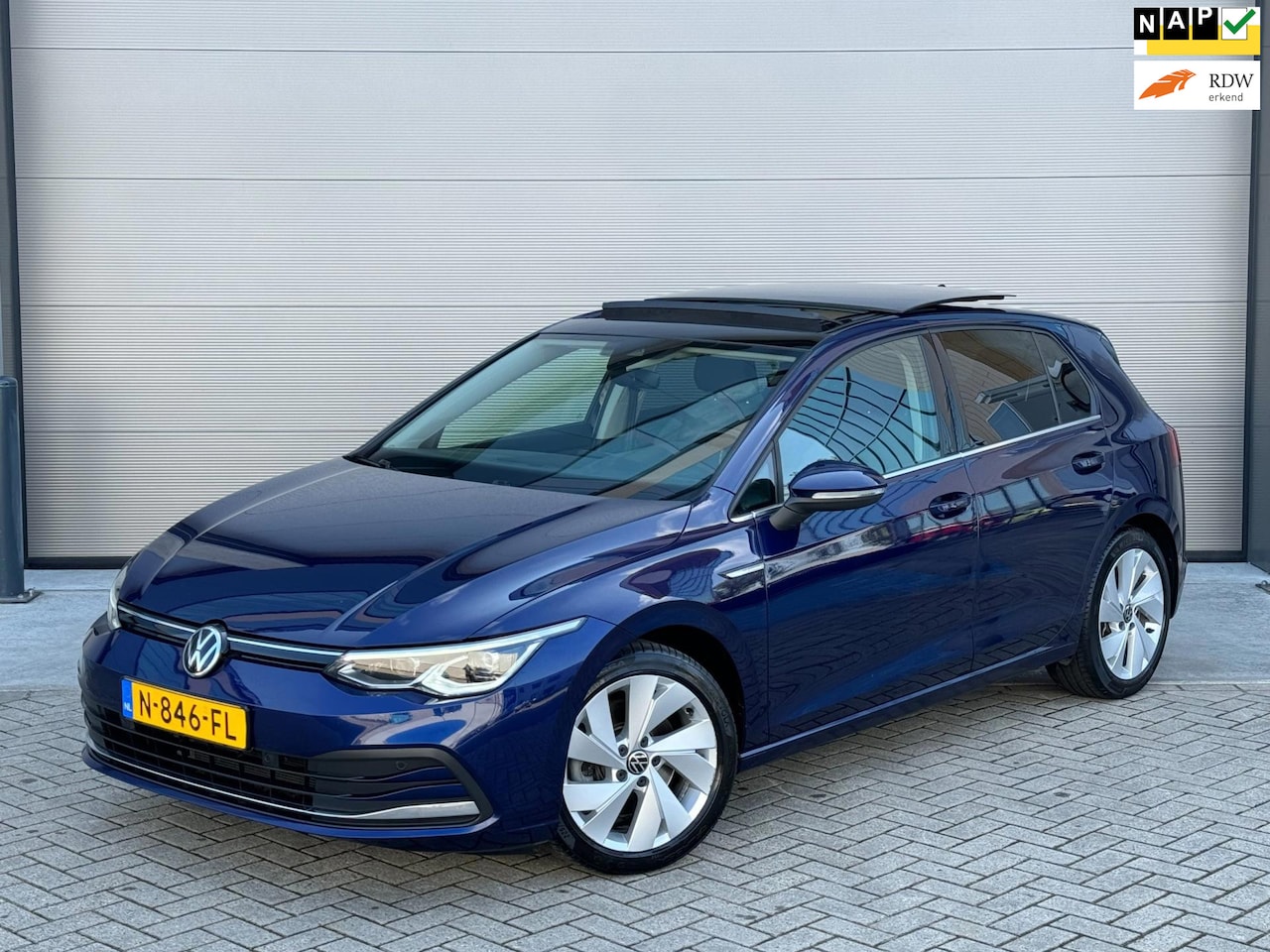 Volkswagen Golf - 1.5 eTSI Style 150pk 7-DSG 2020 Blauw PANO - AutoWereld.nl