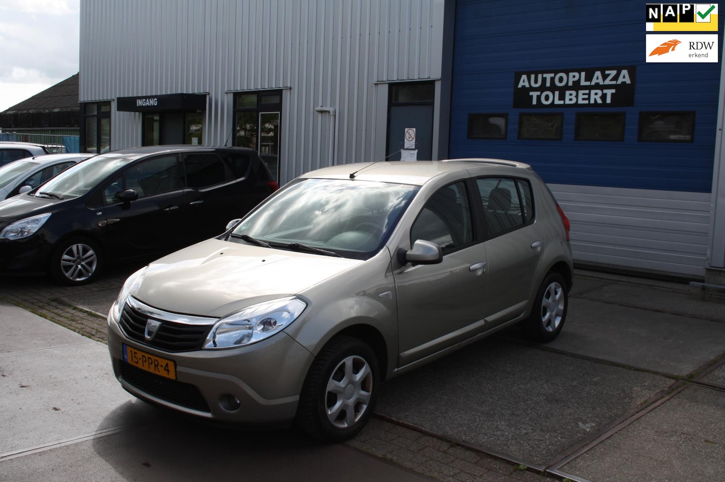 Dacia Sandero - 1.2 Lauréate BJ'11 AIRCO NW-APK - AutoWereld.nl