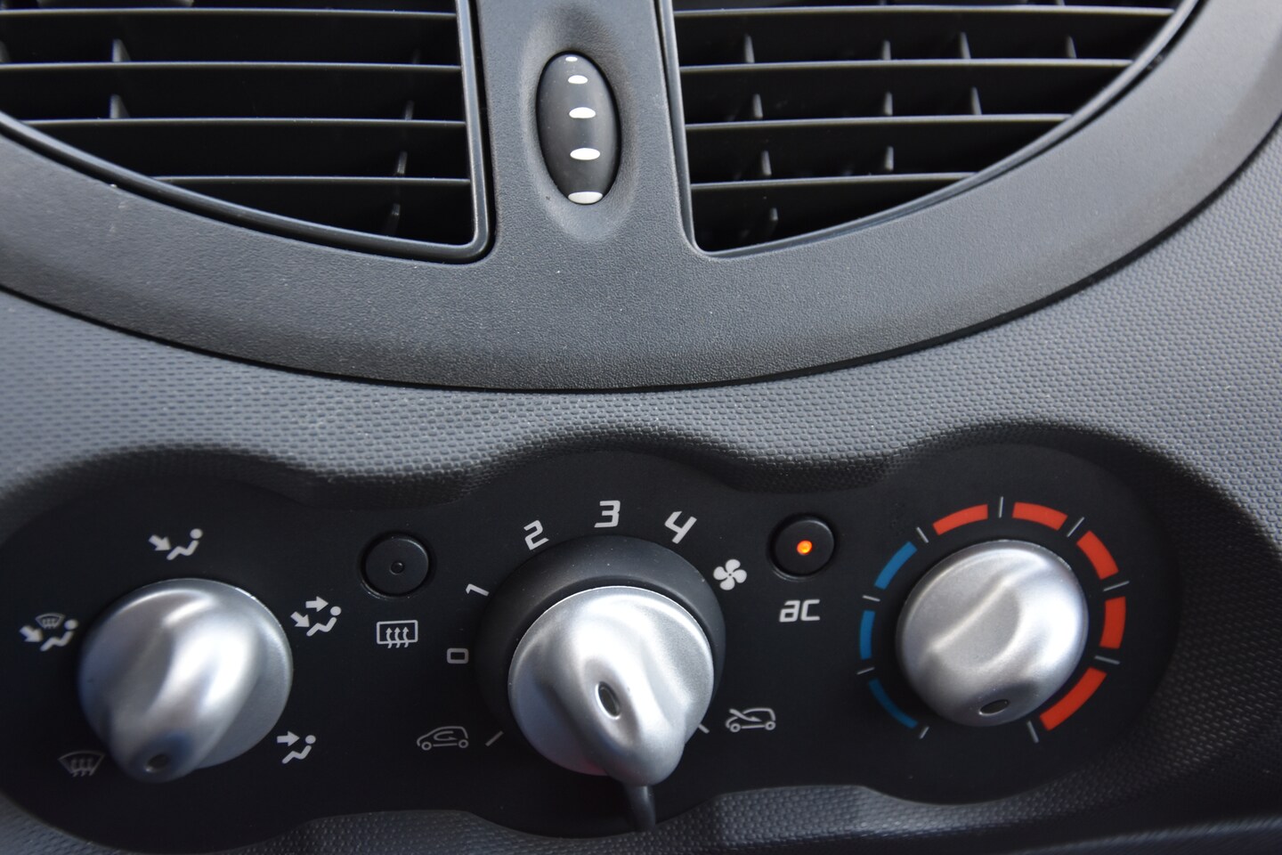 Renault Twingo - 1.2 16V Parisienne