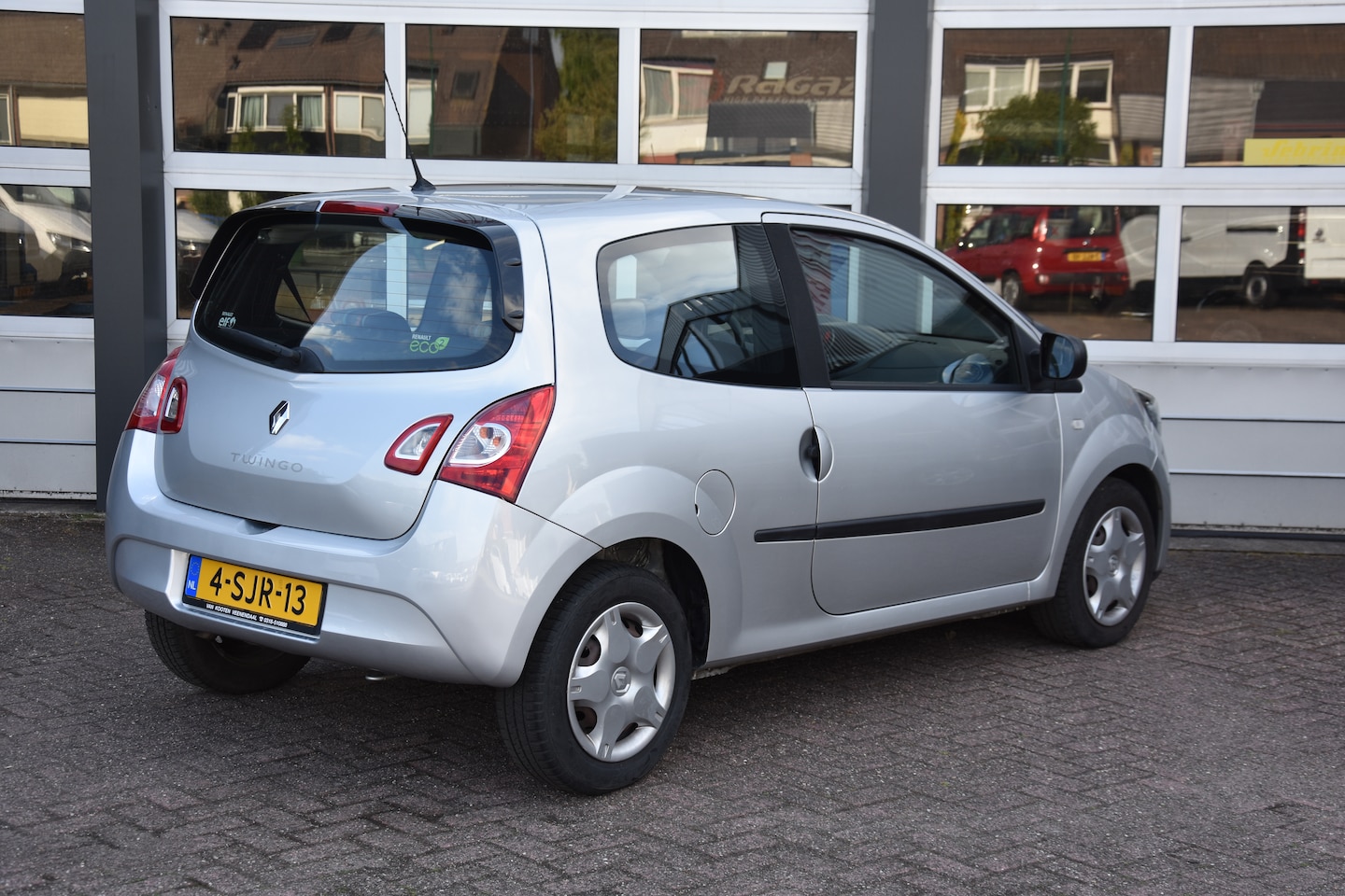 Renault Twingo - 1.2 16V Parisienne