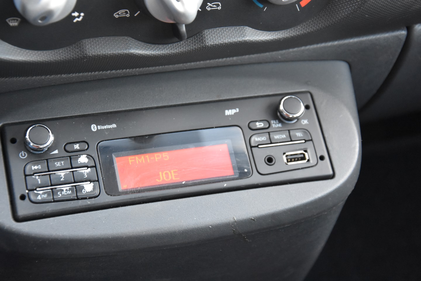 Renault Twingo - 1.2 16V Parisienne