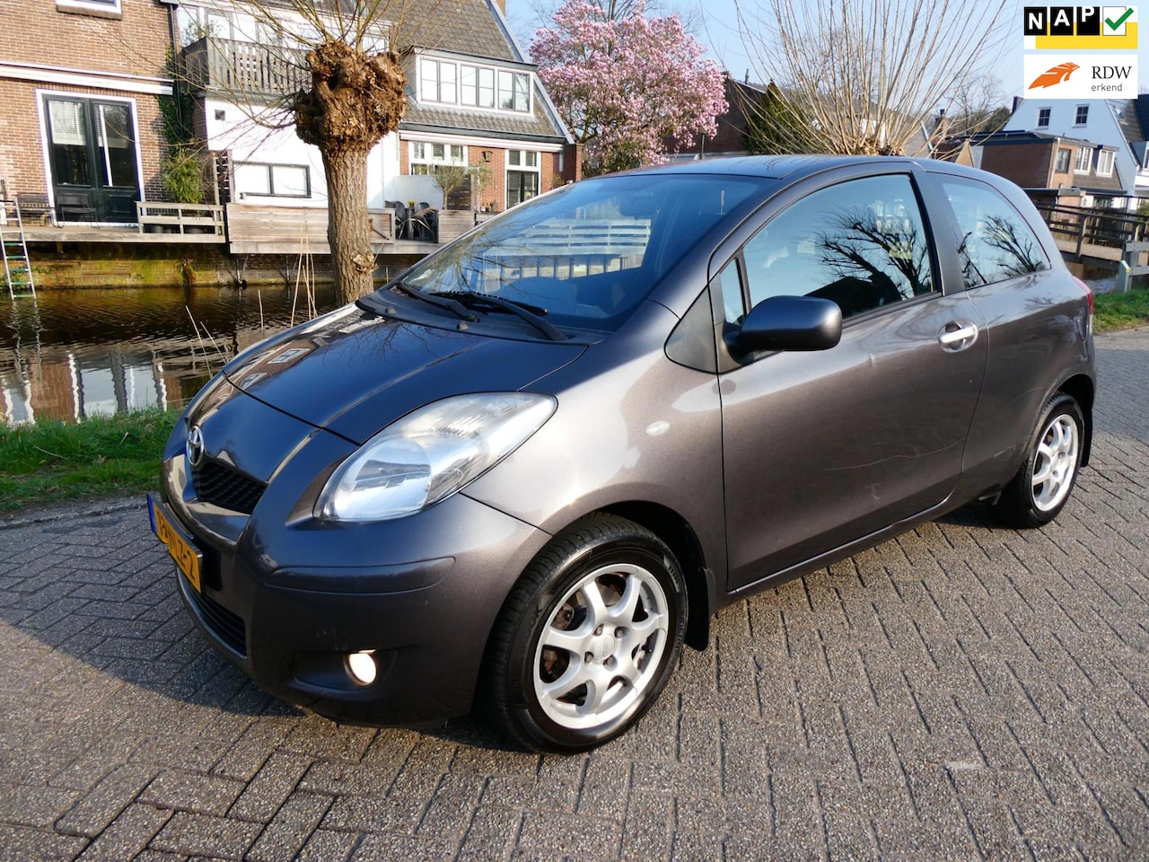 Toyota Yaris - 1.3 VVTi 101pk 4-Cilinder Automaat Clima Historie Zuinig - AutoWereld.nl