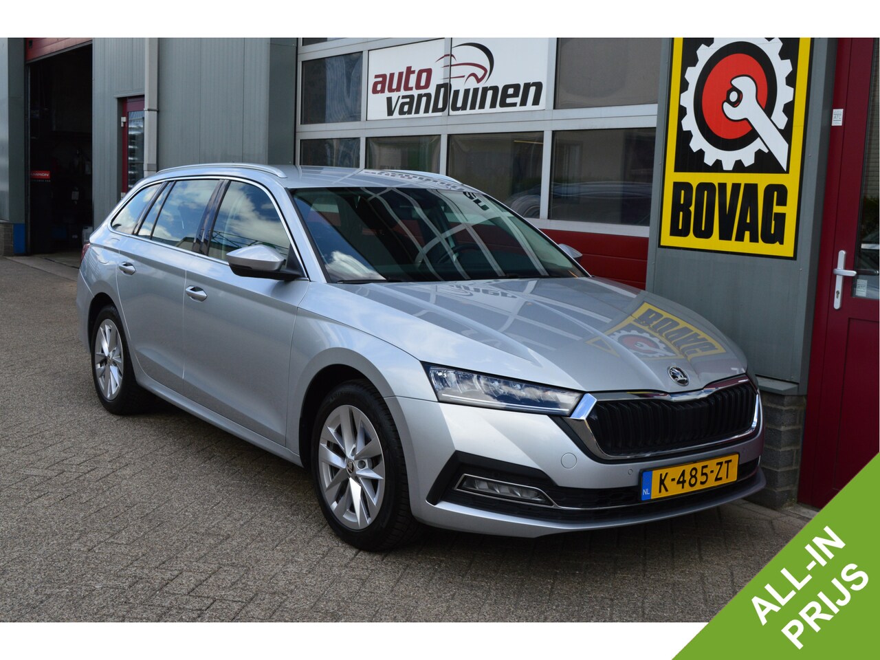 Skoda Octavia Combi - 1.5 e-TSI Business Edition O.a: PDC, Navi, Carplay, ACC, Clima, Rijklaar, Etc. All-in prij - AutoWereld.nl