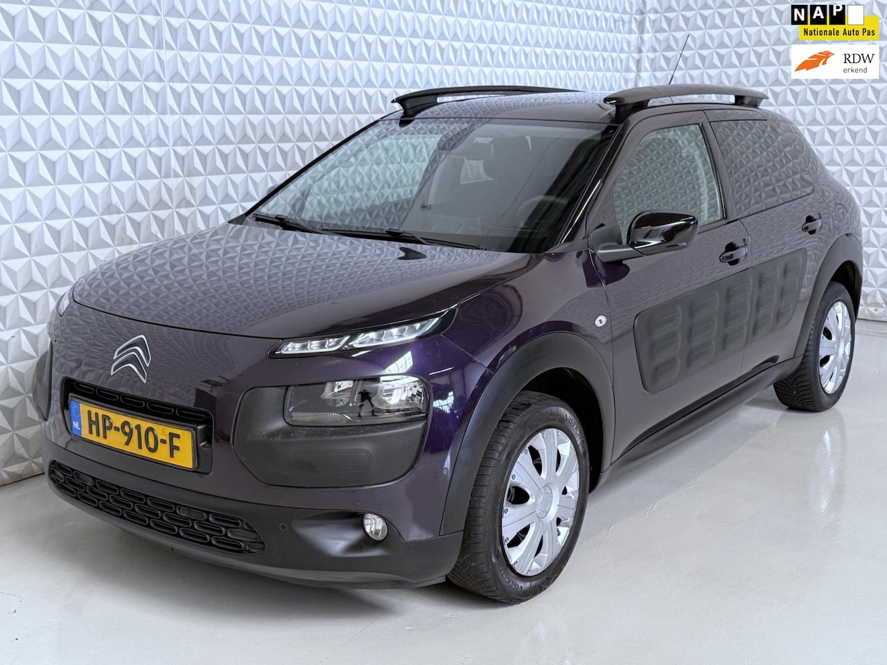 Citroën C4 Cactus - 1.2 Shine Panoramadak / AUTOMAAT (2015) - AutoWereld.nl